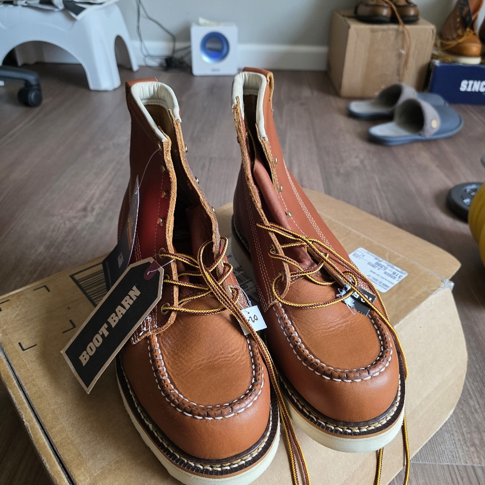 Thorogood man boots size 10.5 EE
